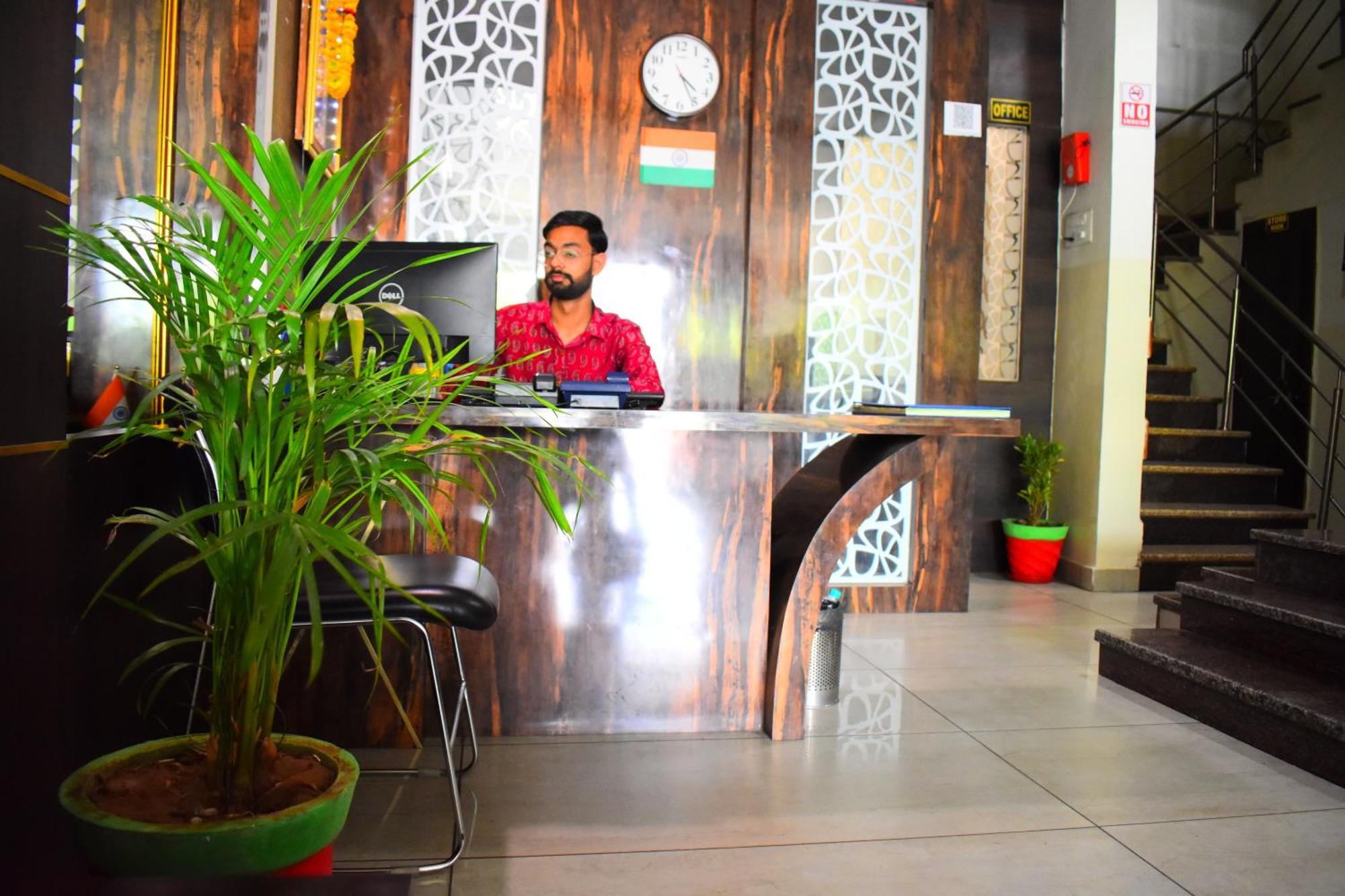 Hotel Vandana Palace Kota  Ngoại thất bức ảnh